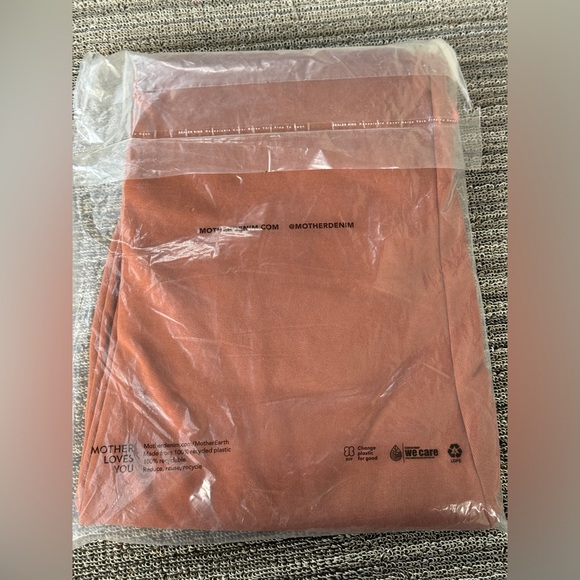 Mother Move It Knock Out Ankle Mocha Bisque Sweatpants Size Small NWT - Picture 7 of 12